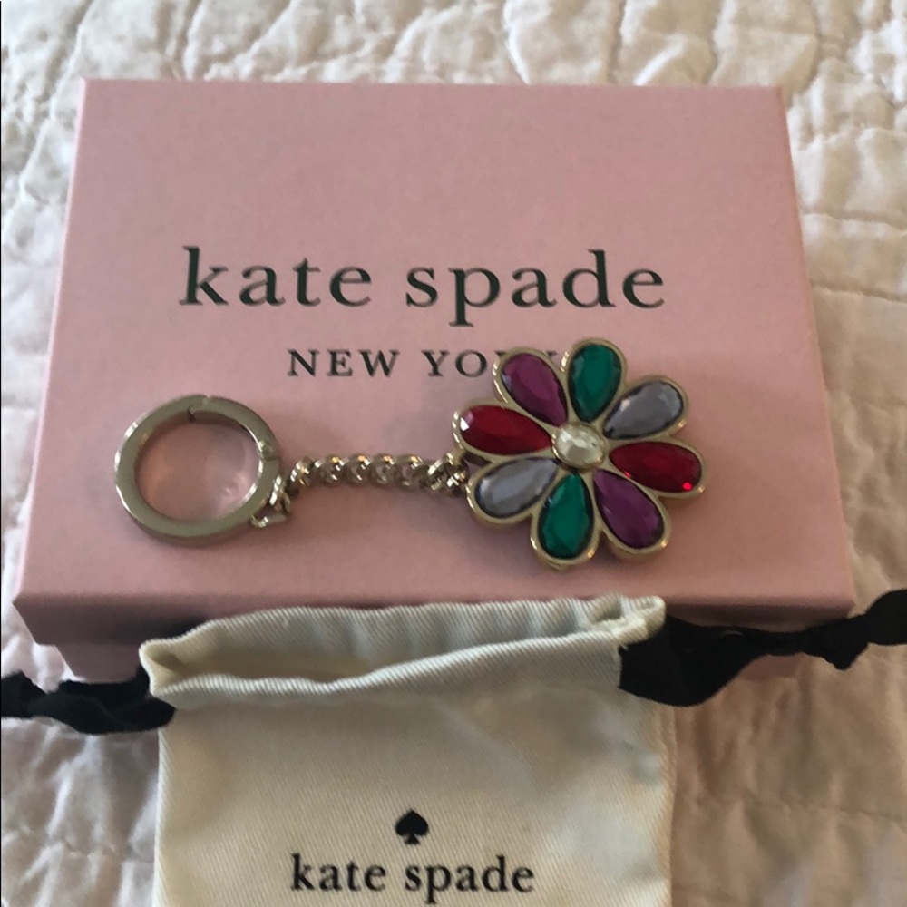 🌸Kate Spade gem  flower key chain